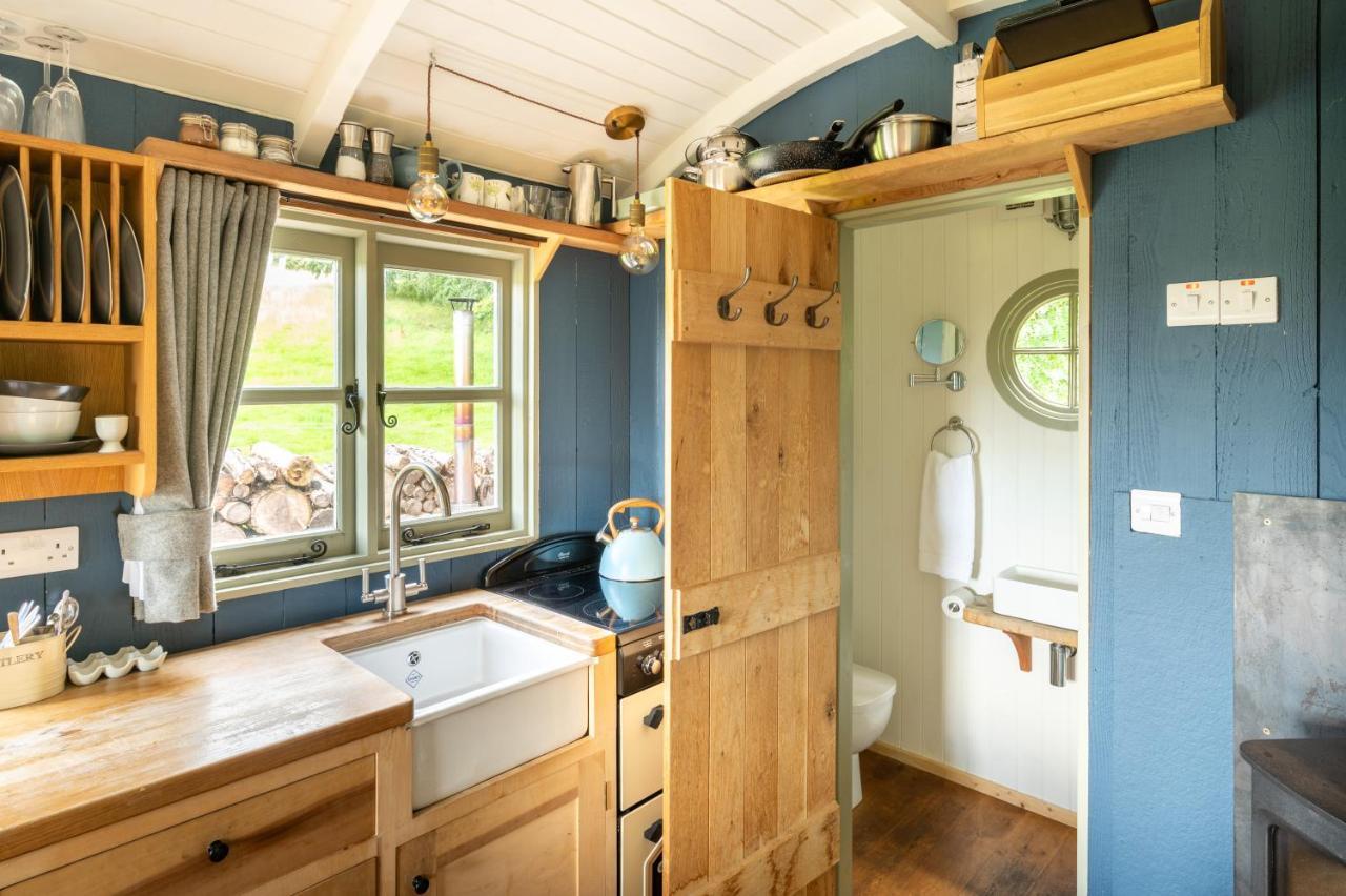 Tilbury Shepherd Huts With Hot Tubs Plus Holiday Cottages West Bagborough Экстерьер фото