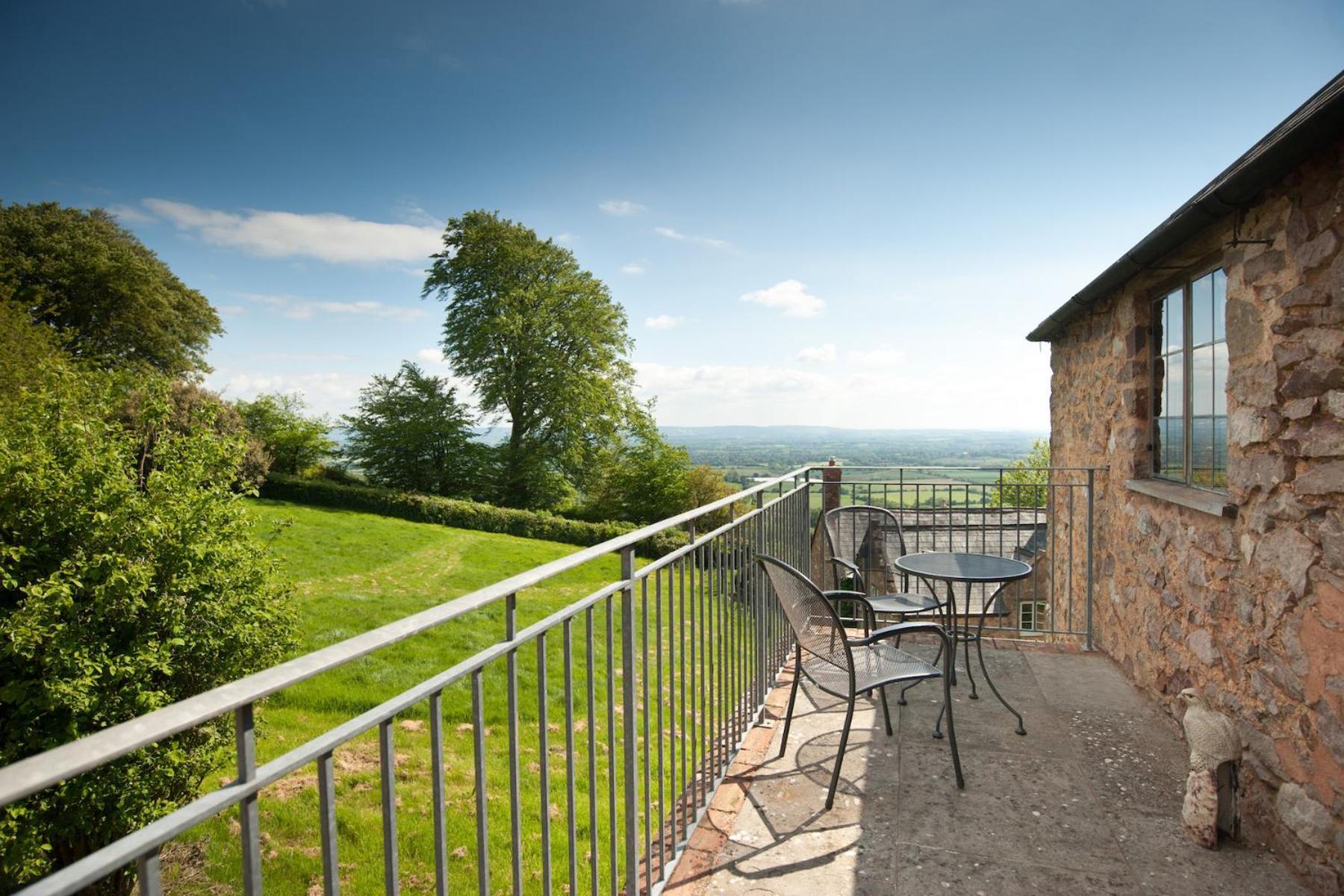 Tilbury Shepherd Huts With Hot Tubs Plus Holiday Cottages West Bagborough Экстерьер фото